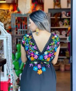 Folklore & Tradition Valentina In Black