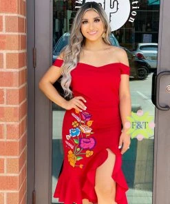 Folklore & Tradition Regina Off-Shoulder