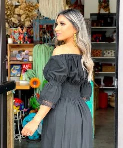 Folklore & Tradition Thalia Off-Shoulder Traditional