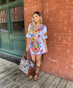 Folklore & Tradition La Reina - White Sunflower