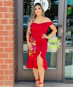 Folklore & Tradition Regina Off-Shoulder