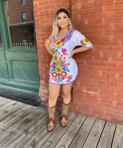 Folklore & Tradition La Reina - White Sunflower