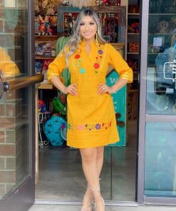 Folklore & Tradition Traditional Linda Oaxaca Dress