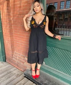 Folklore & Tradition SALE Daisy