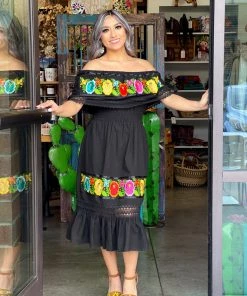 Folklore & Tradition Campesino Floral Lace (Black) Off-Shoulder