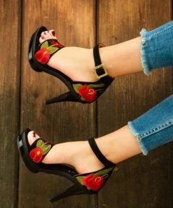 Folklore & Tradition SHOES Roses High Heel
